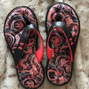Under armour flip flops / sandals